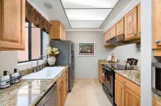 Photo #3: 6109817 Listing