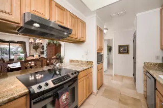 Photo #4: 6109817 Listing