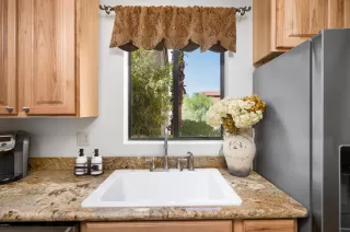 Photo #6: 6109817 Listing