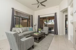 Photo #4: 6109839 Listing