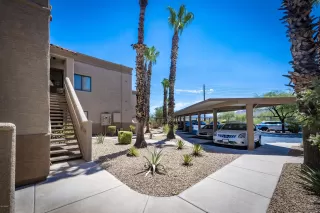 Photo #2: 6110229 Listing 