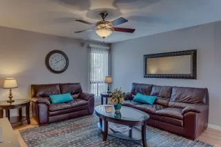 Photo #3: 6110348 Listing