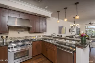 Photo #2: 6110363 Listing 