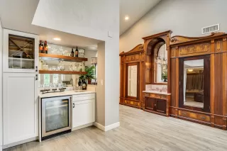Photo #4: 6110388 Listing