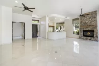 Photo #5: 6110505 Listing