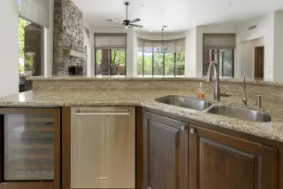Photo #6: 6110505 Listing