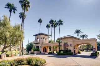 Photo #5: 6110631 Listing