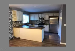 Photo #5: 6110732 Listing