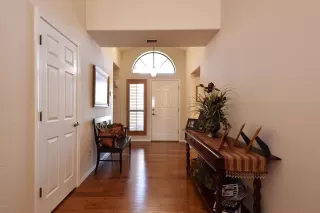 Photo #2: 6110903 Listing