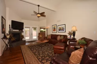 Photo #6: 6110903 Listing