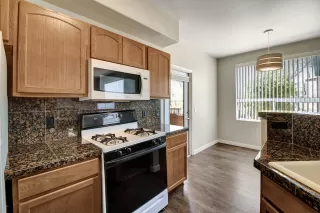 Photo #5: 6111064 Listing 