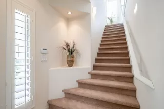 Photo #5: 6111203 Listing