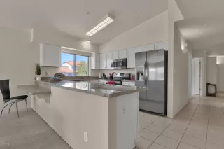 Photo #4: 6111617 Listing