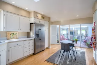 Photo #6: 6111655 Listing