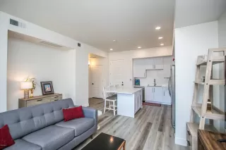 Photo #6: 6111803 Listing