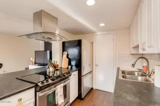 Photo #4: 6111858 Listing