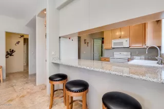 Photo #6: 6112199 Listing