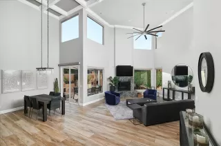 Photo #5: 6112346 Listing