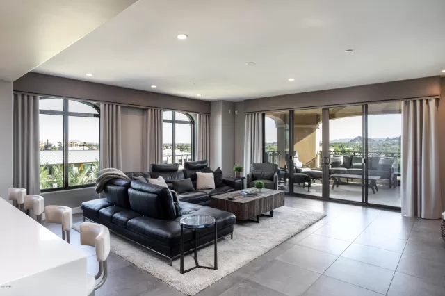 MLS: 6112643 Condo For Sale