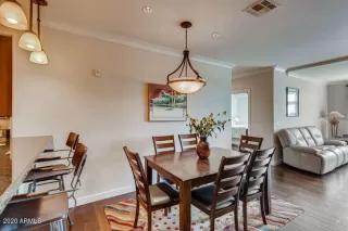 Photo #5: 6112758 Listing