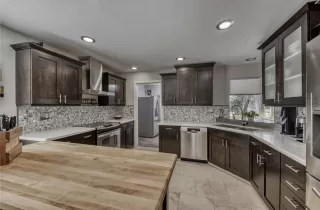 Photo #4: 6112906 Listing