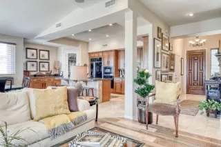 Photo #5: 6113359 Listing