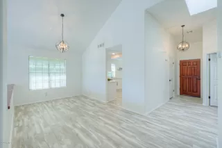 Photo #4: 6113362 Listing