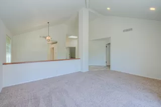 Photo #6: 6113362 Listing