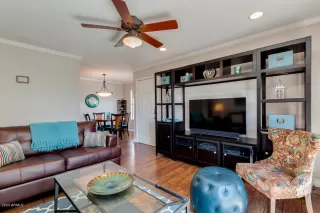 Photo #5: 6113381 Listing