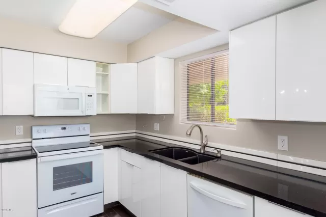 MLS: 6113416 Condo For Sale