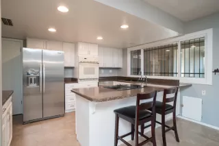 Photo #5: 6113944 Listing