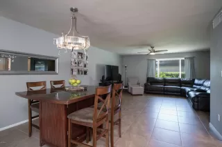 Photo #6: 6113944 Listing