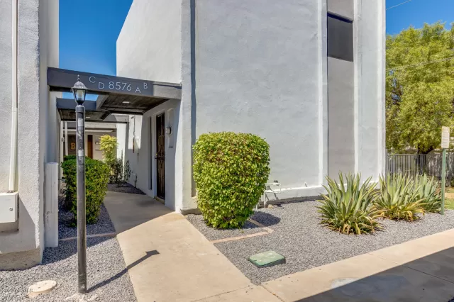 MLS: 6114093 Condo For Sale