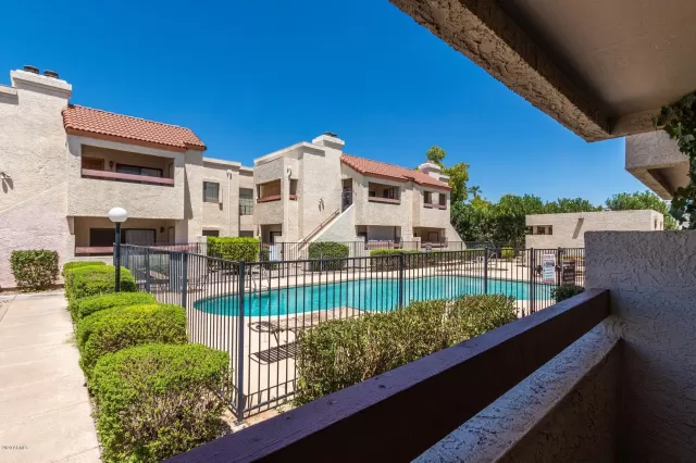 MLS: 6114332 Condo For Sale