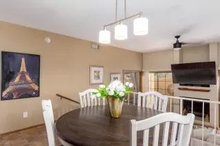 Photo #2: 6114389 Listing