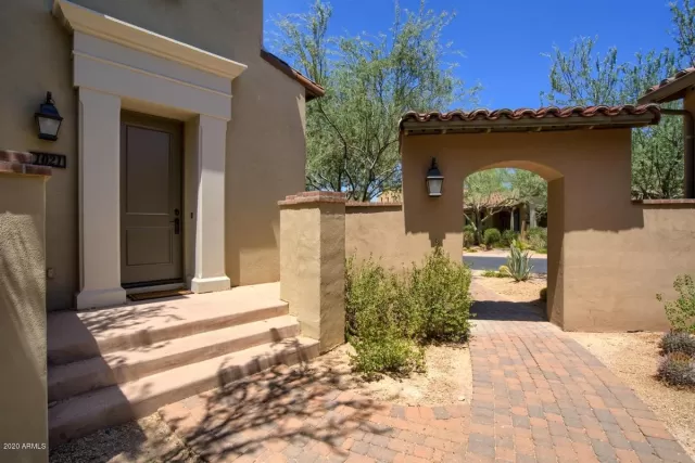 MLS: 6114492 Condo For Sale