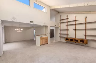 Photo #5: 6115495 Listing