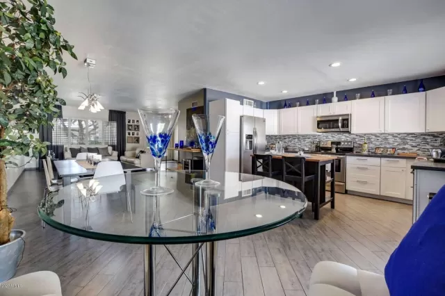 MLS: 6115539 Condo For Sale