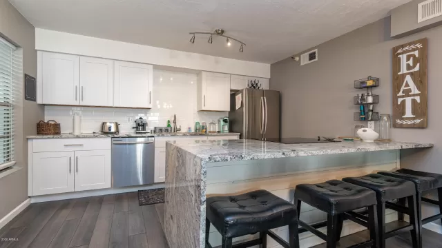 MLS: 6115572 Condo For Sale