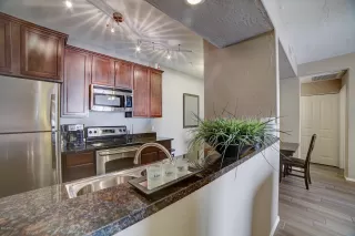 Photo #5: 6115604 Listing