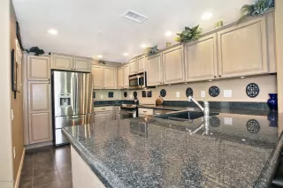 Photo #6: 6116047 Listing 