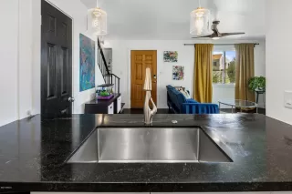 Photo #6: 6116179 Listing