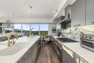 Photo #4: 6116440 Listing