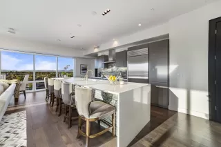 Photo #5: 6116440 Listing