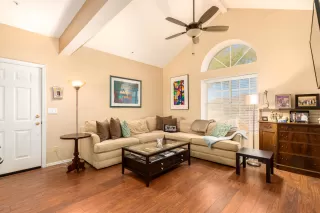 Photo #1: 6116841 Listing 