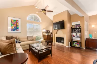 Photo #2: 6116841 Listing 