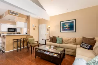 Photo #5: 6116841 Listing 