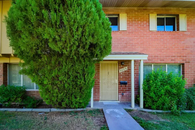 MLS: 6116931 Condo For Sale