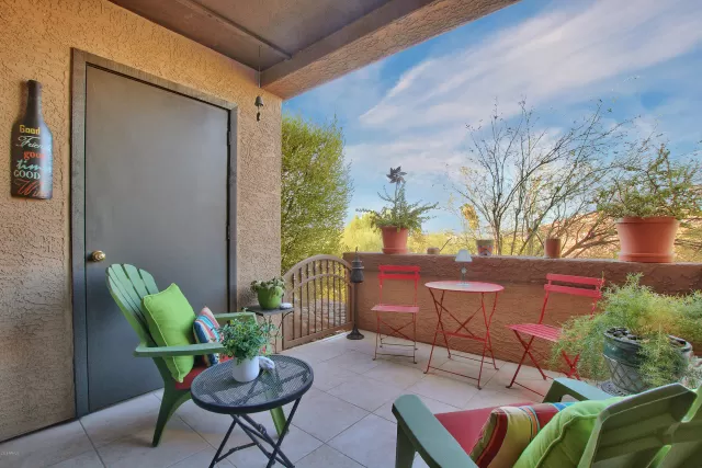 MLS: 6116952 Condo For Sale