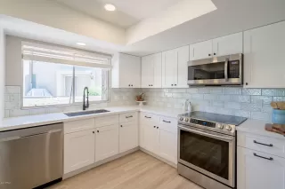 Photo #5: 6117037 Listing 